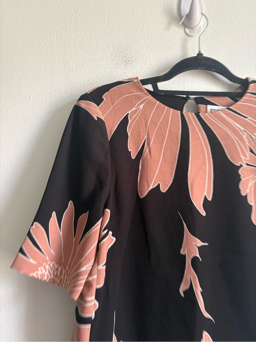 Essentiel Antwerp Sz S (36) Black Floral Tiered Tropical Short Dress - Picture 3 of 13